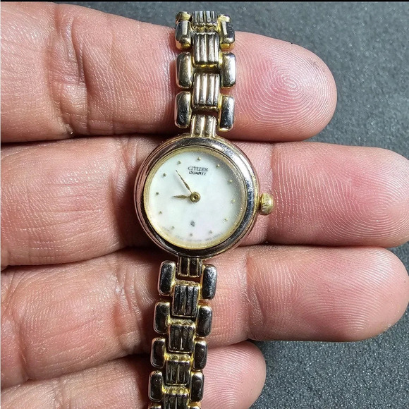 Citizen Ladies Quartz Watch Gold Tone Working 3220-S24451 Working Flawed - Picture 1 of 10
